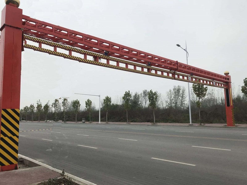 馬路龍門架